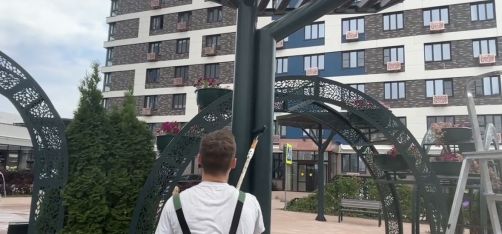 Безопасность + эстетика: двор ЖК «Дискавери» обновляют по графику