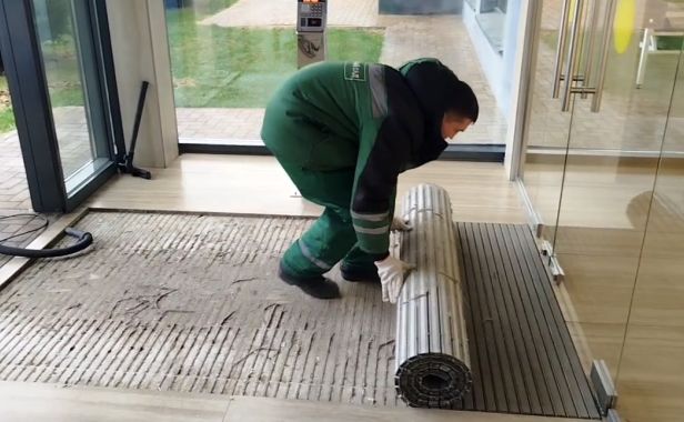 Чистота на входе и свежие краски в ЖК «Фреш-Лайф» 