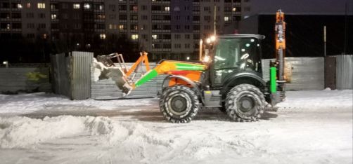 Уборку снега на ЖК «Айтауэр» инженер Дмитрий Родионов проиллюстрировал художественными фотографиями