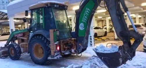 Сотрудники УЖК «Зелёный сад - Мой дом» ведут активные уборочные работы 