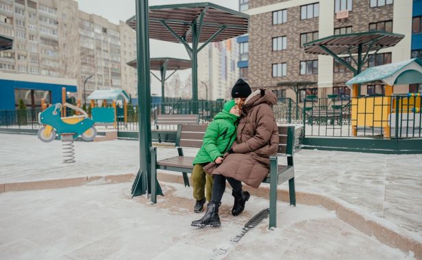 «Зелёный сад» опровергает англичан: не только дом, но и двор обеспечивает безопасность женщин и детей