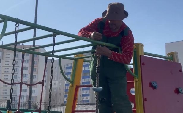 Настало время игр и улыбок. В ЖК «Гранд Комфорт» на Васильевской подготовили детскую площадку к теплому сезону.